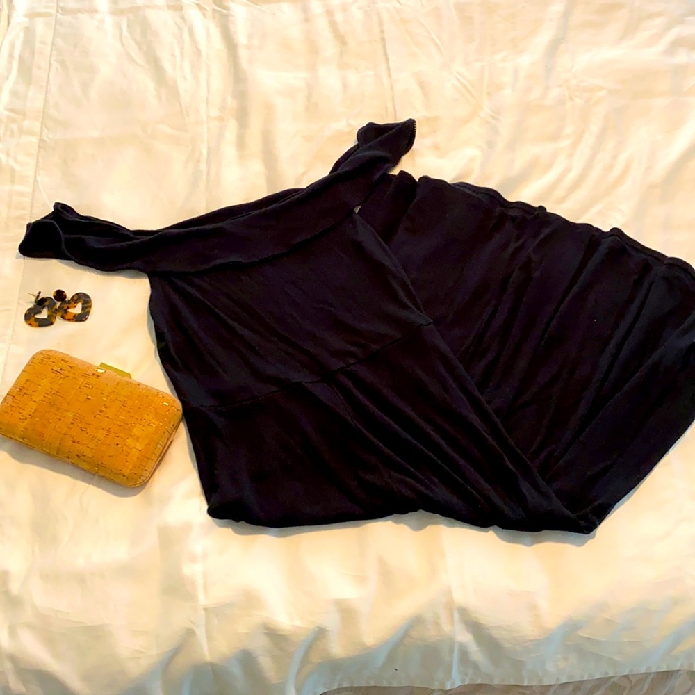 Who What Where Off the Shoulder Sexy Black Dress